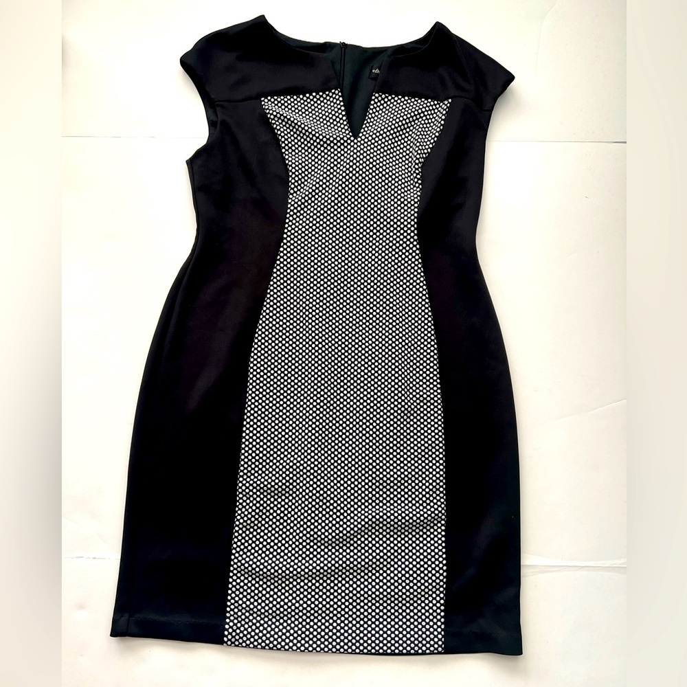 Connected Apparel Black White Dots Sleeveless 14P